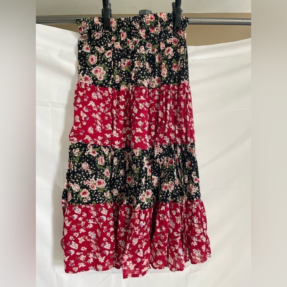 Black and Red Tiered Maxi Skirt with Tie Front girls XL 14/16 - Picture 4 of 6